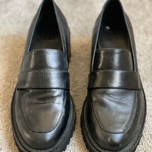 AEROSOLES Black Leather Flats